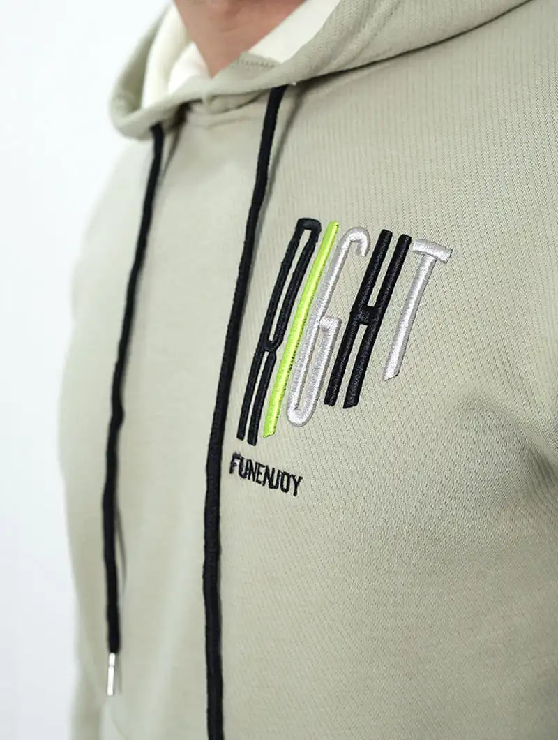 Sweat à capuche brodé